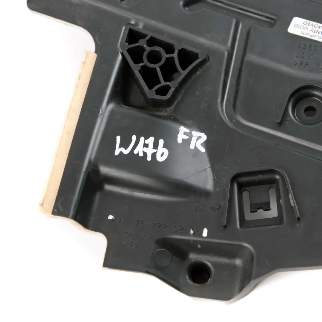 Mercedes W176 scarico acqua porta anteriore copertura isolamento - SKU A1767220295 - Numero di parte A1767220295