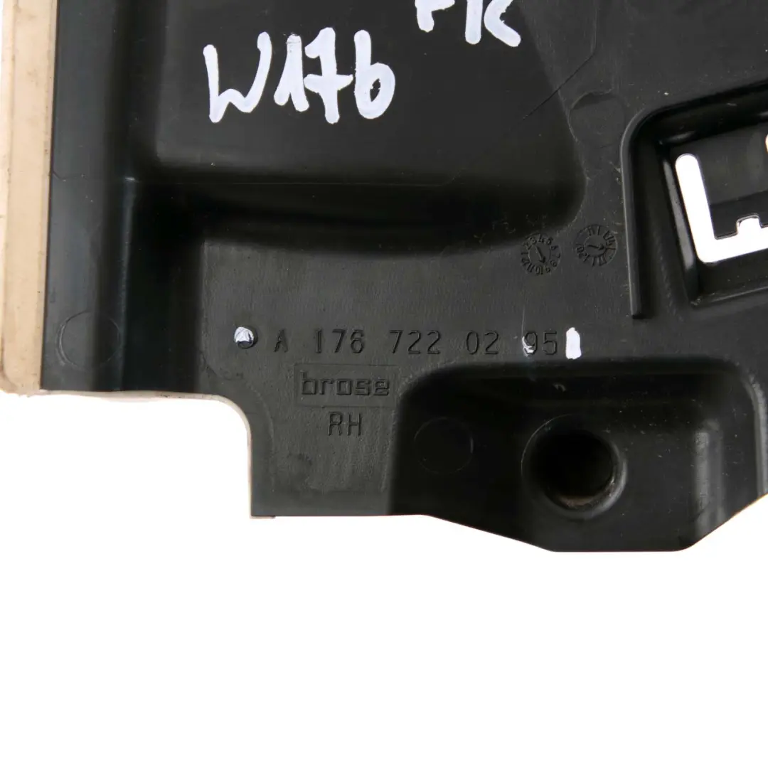 Mercedes W176 Osłona Odpływ Drzwi Prawy Przód - SKU A1767220295 - Numer Części A1767220295