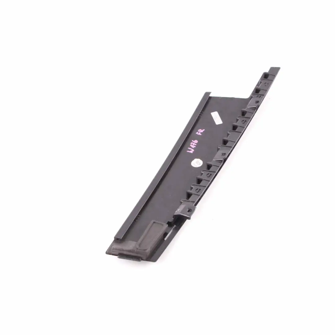 Mercedes W176 Coperchio della porta Striscia montante B anteriore destra - SKU A1767220328 - Numero di parte A1767220328