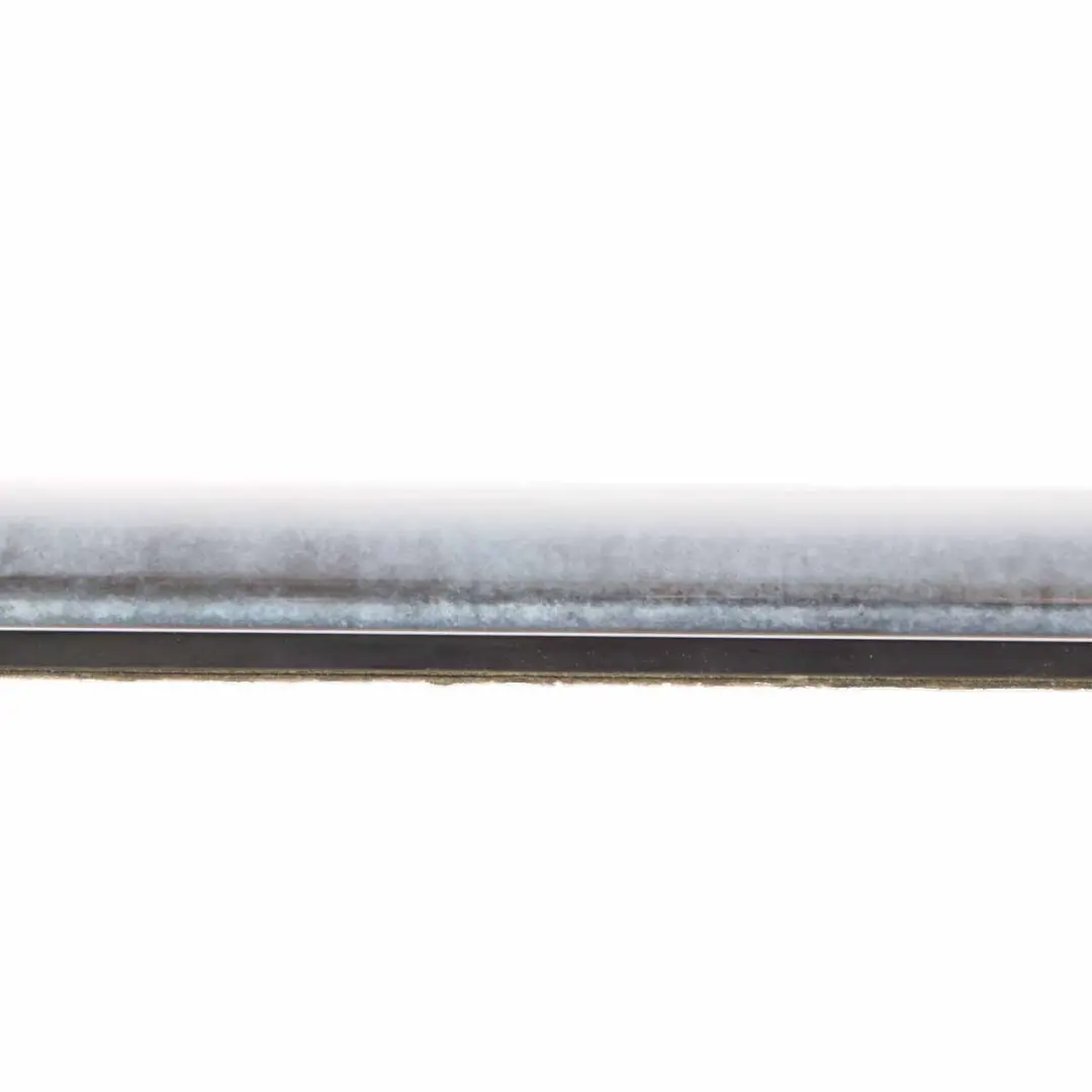 Window Rail Seal Front Left Sealing Strip Trim para Mercedes W176 con número de pieza A1767250082 Mercedes W176 Window Rail Seal Front Left Sealing Strip Trim - SKU A1767250082 - Número de pieza A1767250082