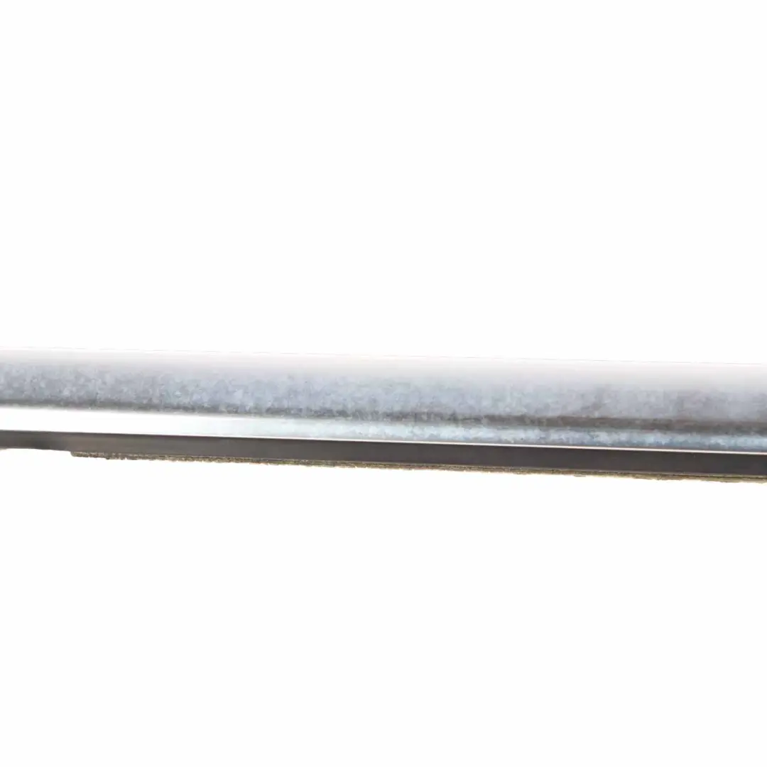 Window Rail Seal Front Left Sealing Strip Trim para Mercedes W176 con número de pieza A1767250082 Mercedes W176 Window Rail Seal Front Left Sealing Strip Trim - SKU A1767250082 - Número de pieza A1767250082