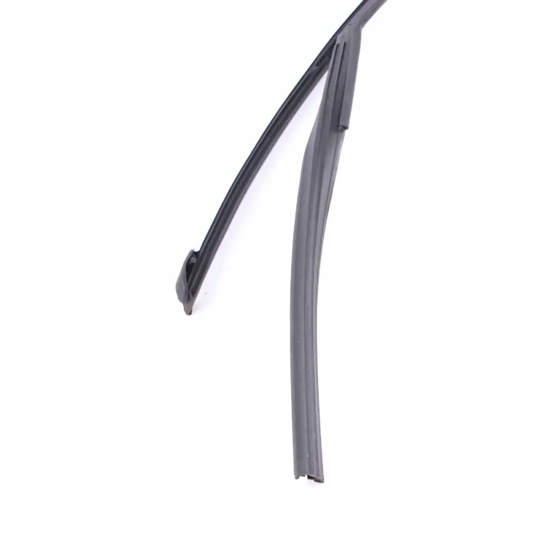 Sellado Ventanas Junta Marco Puerta Delantera Derecha para Mercedes W176 con número de pieza A1767350125 Mercedes W176 Sellado Ventanas Junta Marco Puerta Delantera Derecha - SKU A1767250125 - Número de pieza A1767350125