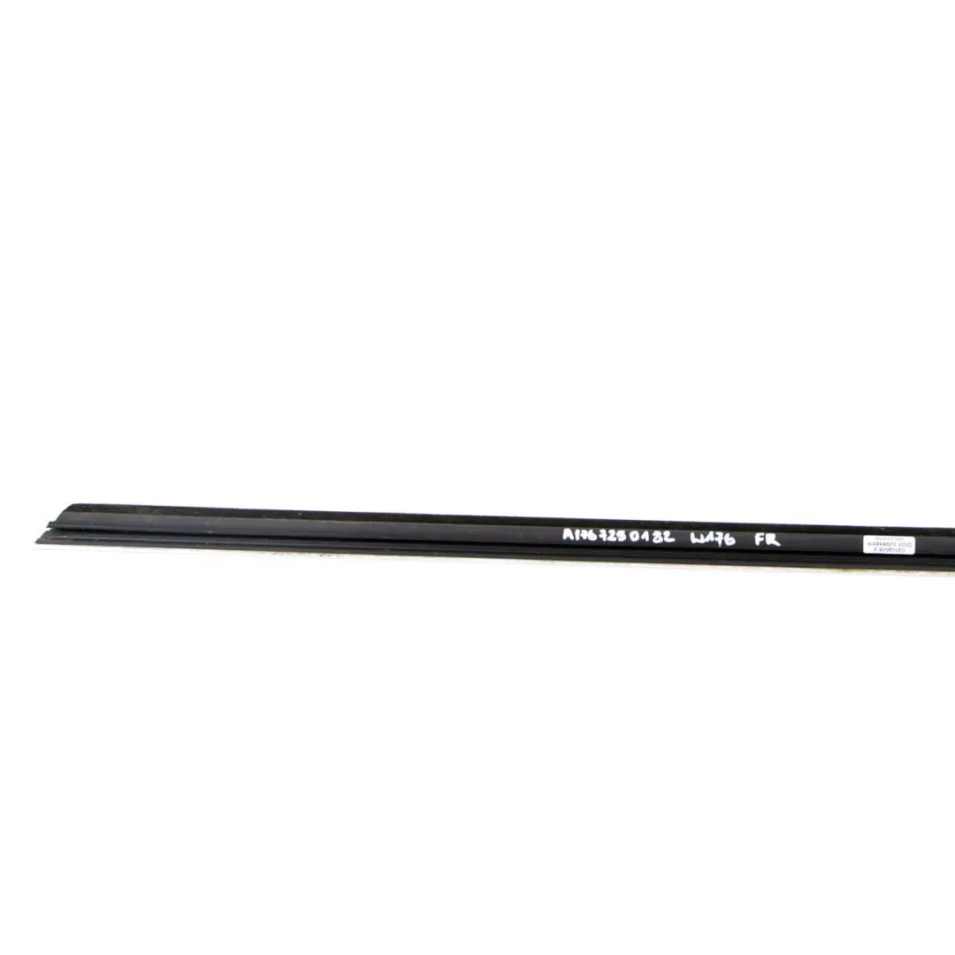 Mercedes W176 Türfensterleiste Zierleiste Vorne Rechts O/S Chrom - SKU A1767250182 - Teilenummer A1767250182
