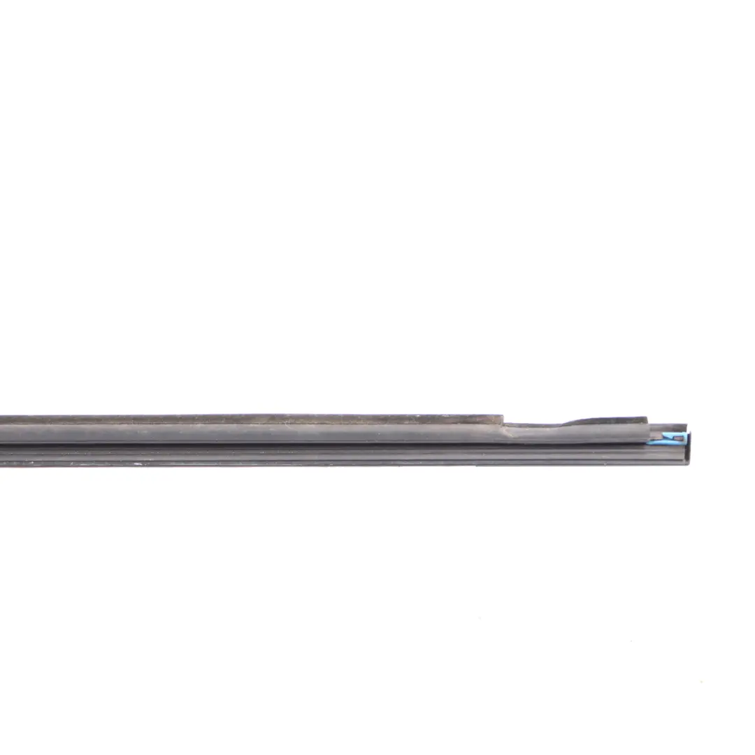  Embellecedor de ventana de puerta delantera derecha de Mercedes W176 - SKU A1767250482 - Número de pieza A1767250482