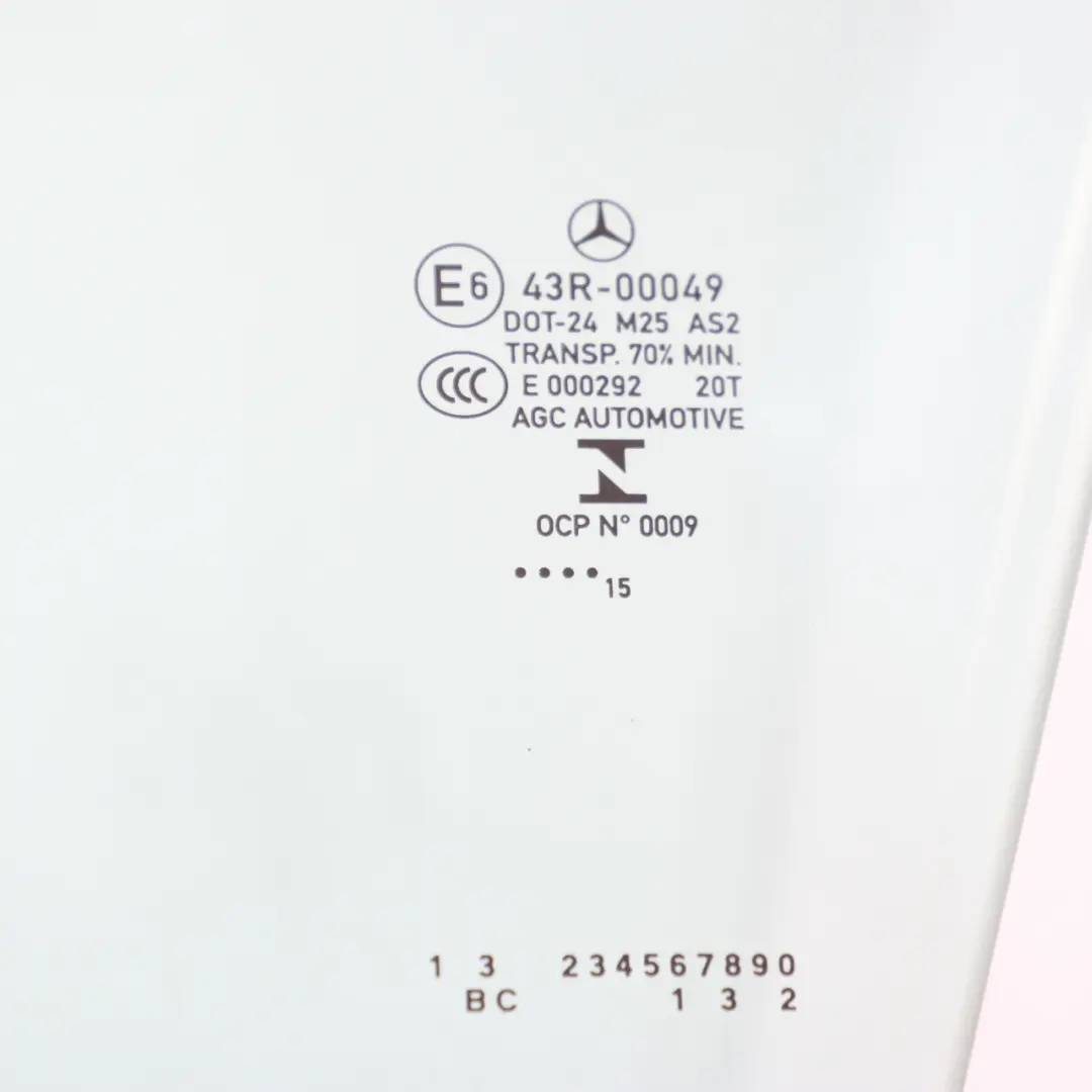 Cristal Puerta Delantera Izquierda Verde Acristalamiento AS2 para Mercedes W176 con número de pieza A1767250500 Mercedes W176 Cristal Puerta Delantera Izquierda Verde Acristalamiento AS2 - SKU A1767250500-1 - Número de pieza A1767250500