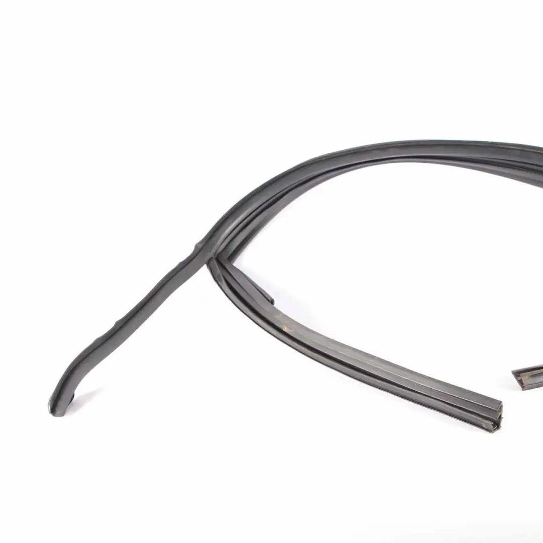 Puerta Ventana Sellado Guía Marco Delantero Izquierdo para Mercedes W176 con número de pieza A1767251100 Mercedes W176 Puerta Ventana Sellado Guía Marco Delantero Izquierdo - SKU A1767251100 - Número de pieza A1767251100