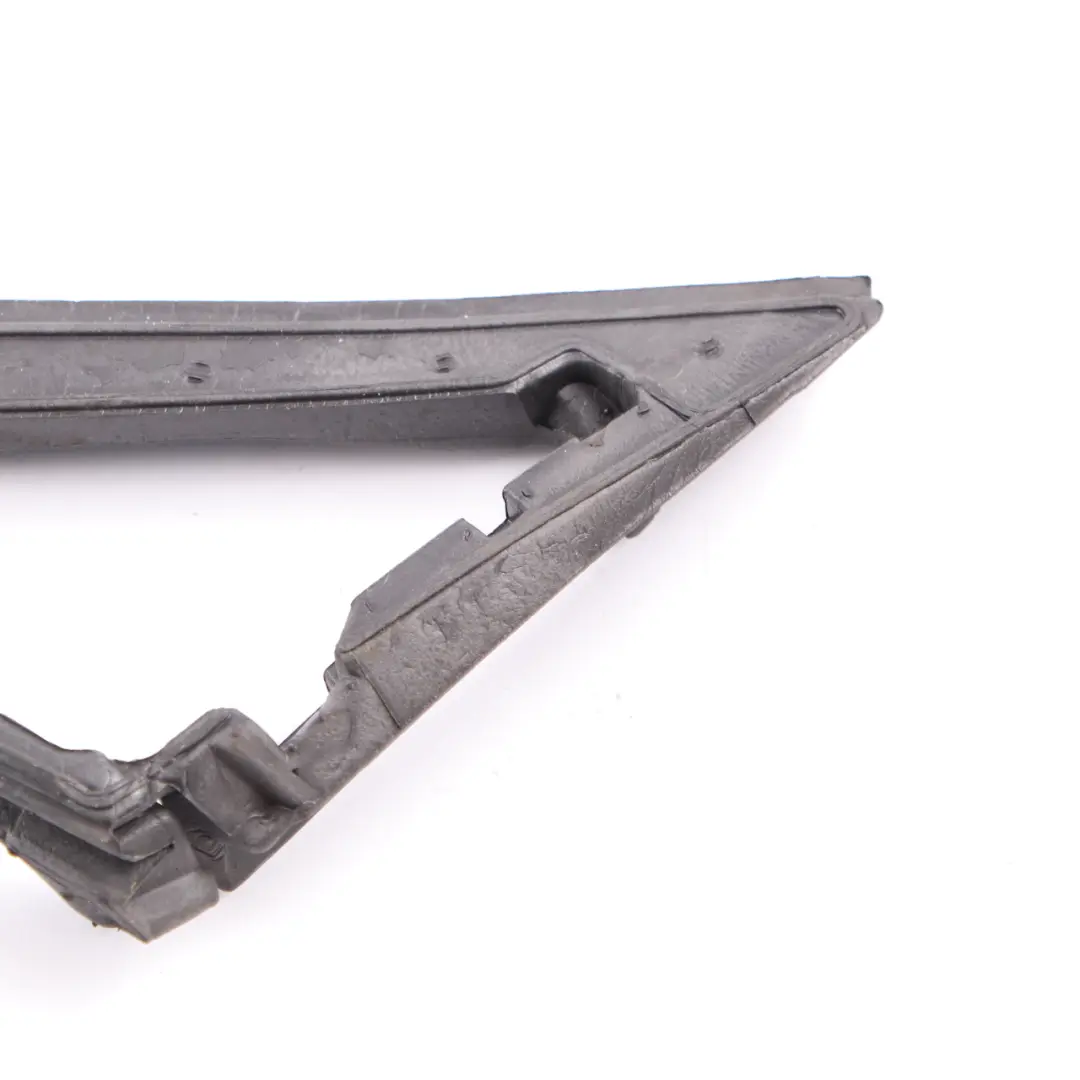Mercedes W176 Joint d'isolation de rétroviseur Triangle gauche - SKU A1767270788 - Numéro de pièce A1767270788