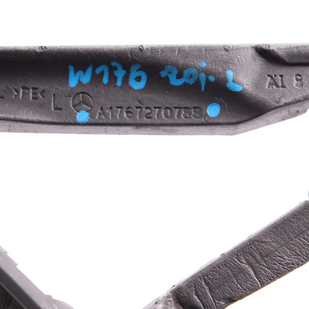 Guarnizione Specchietto isolante triangolo sinistro per Mercedes W176 con numero di parte A1767270788 Mercedes W176 Guarnizione Specchietto isolante triangolo sinistro - SKU A1767270788 - Numero di parte A1767270788