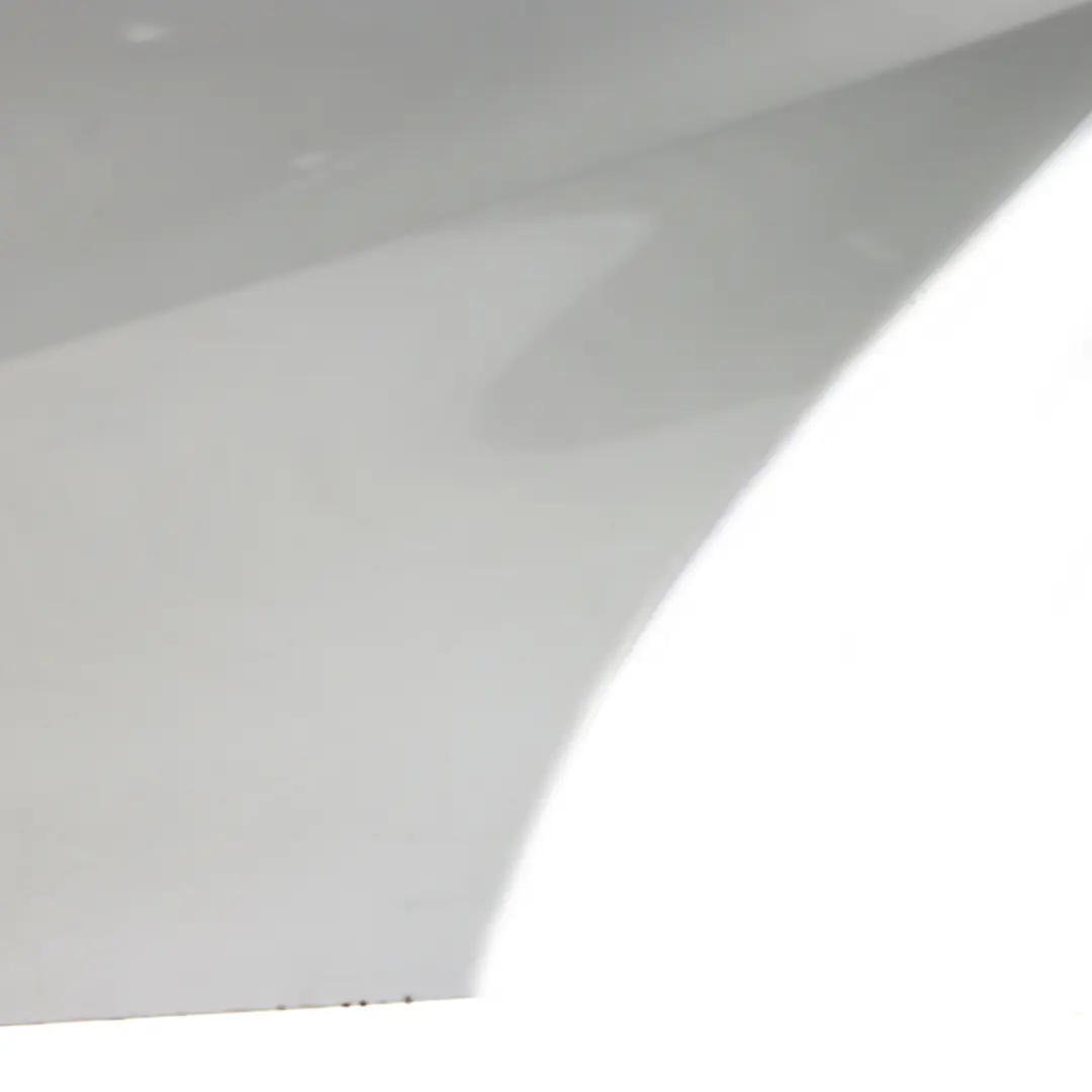 Porta posteriore sinistra Classe A Polar Silver Metallic - 761 per Mercedes W176 con numero di parte A1767300105 Mercedes W176 Porta posteriore sinistra Classe A Polar Silver Metallic - 761 - SKU A1767300105-PLS1 - Numero di parte A1767300105