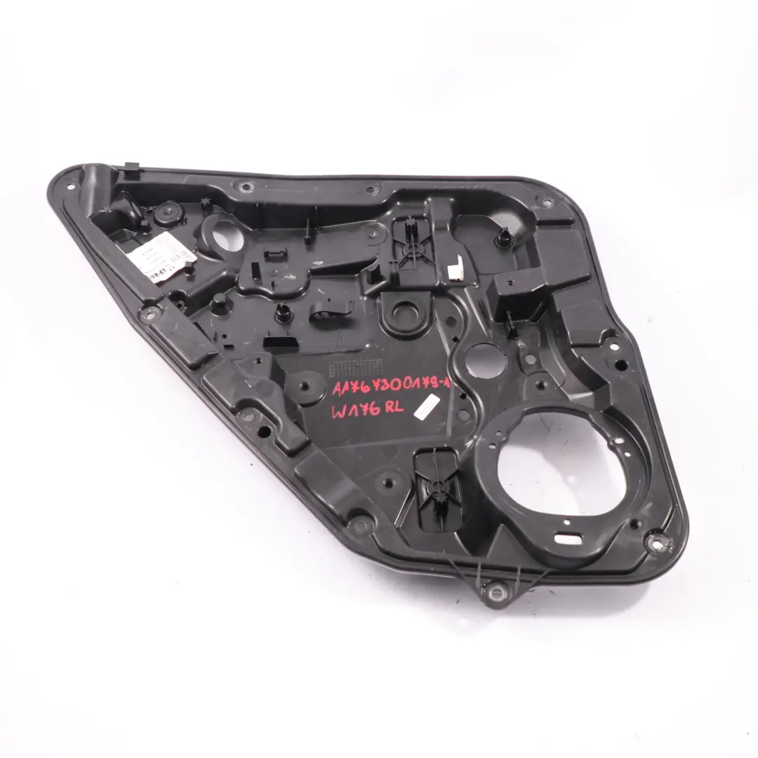 Elevalunas Base Trasero Izquierdo Embellecedor Tarjeta Puerta para Mercedes W176 con número de pieza A1767300179 Mercedes W176 Elevalunas Base Trasero Izquierdo Embellecedor Tarjeta Puerta - SKU A1767300179-1 - Número de pieza A1767300179