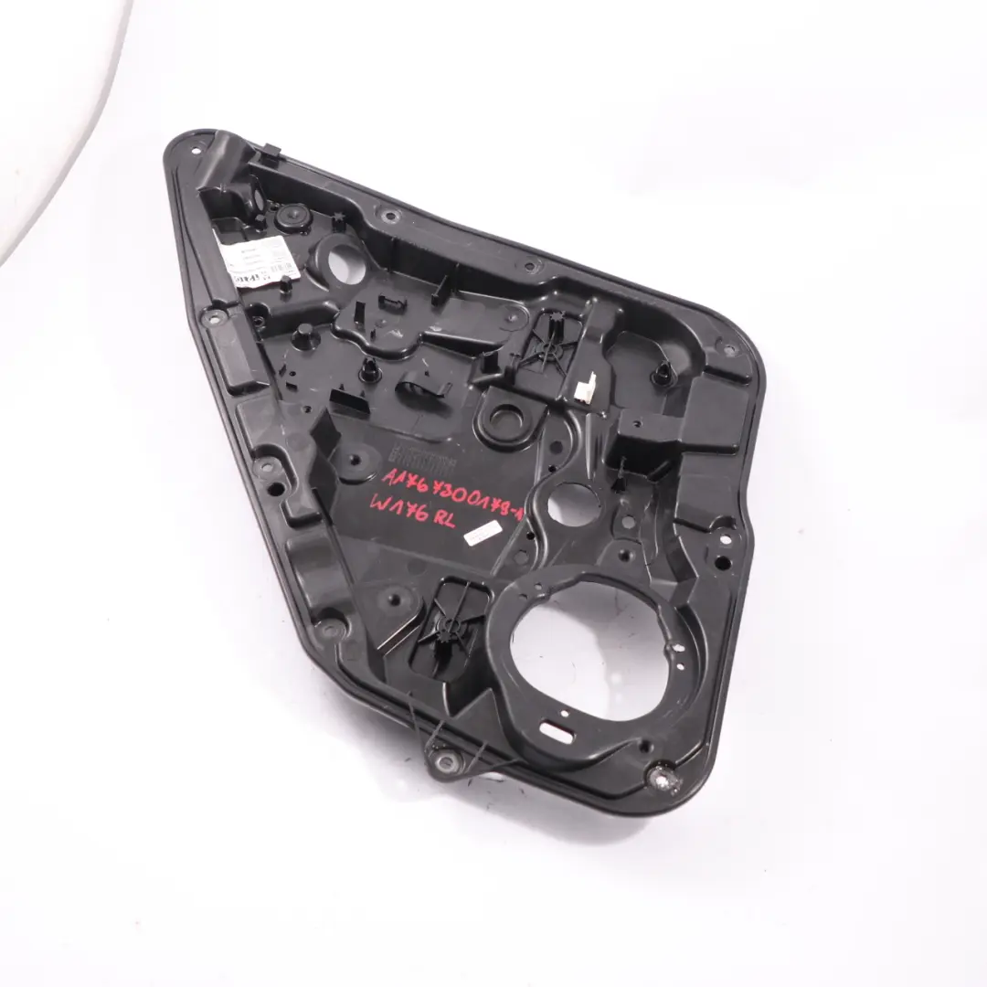 Elevalunas Base Trasero Izquierdo Embellecedor Tarjeta Puerta para Mercedes W176 con número de pieza A1767300179 Mercedes W176 Elevalunas Base Trasero Izquierdo Embellecedor Tarjeta Puerta - SKU A1767300179-1 - Número de pieza A1767300179