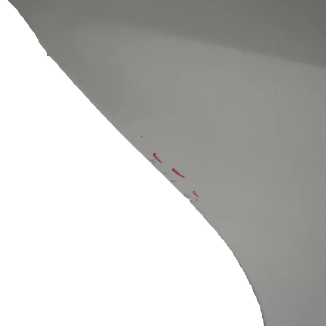 Porta posteriore destra Polar Silver Metallic - 761 per Mercedes W176 con numero di parte A1767300205 Mercedes W176 Porta posteriore destra Polar Silver Metallic - 761 - SKU A1767300205-PLS2 - Numero di parte A1767300205