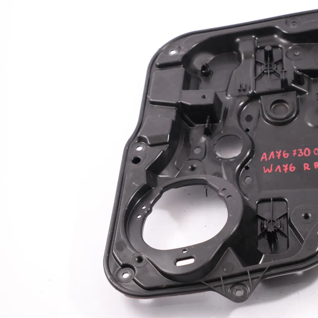 Fensterheber Basis hinten rechts Tür Karte Panel Trim für Mercedes W176 mit Teilenummer A1767300279 Mercedes W176 Fensterheber Basis hinten rechts Tür Karte Panel Trim - SKU A1767300279-1 - Teilenummer A1767300279