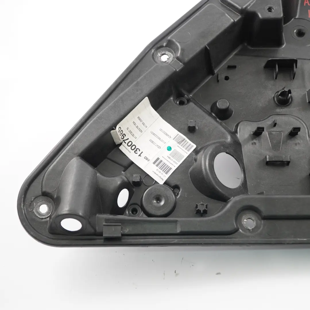 Regolatore Alzacristalli Mercedes W176 Posteriore Destro Pannello per con numero di parte A1767300279 Regolatore Alzacristalli Mercedes W176 Posteriore Destro Pannello - SKU A1767300279-2 - Numero di parte A1767300279