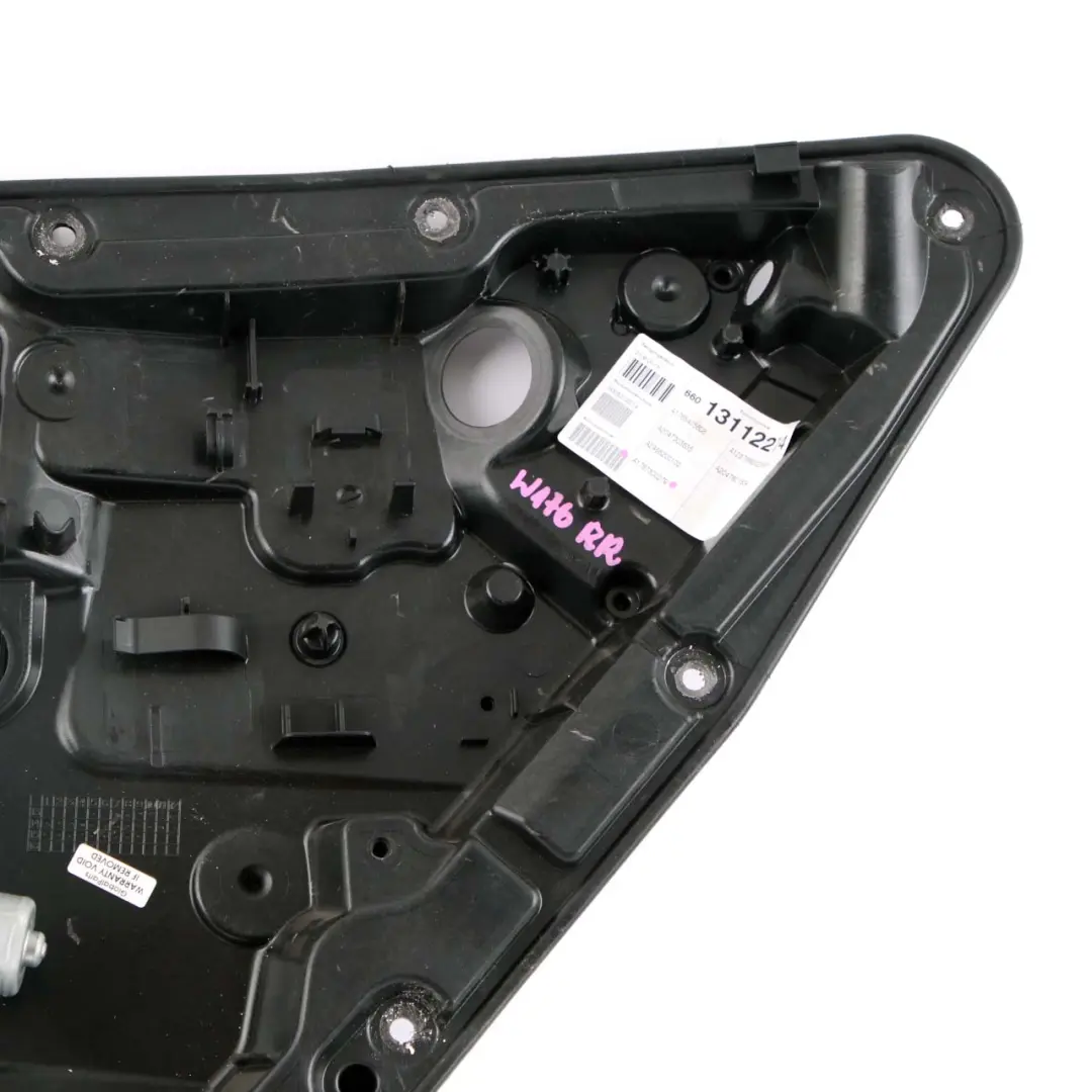 Fensterheber Regulator Hinten Rechts Tür Karte Panel für Mercedes W176 mit Teilenummer A1767300279 Mercedes W176 Fensterheber Regulator Hinten Rechts Tür Karte Panel - SKU A1767300279 - Teilenummer A1767300279