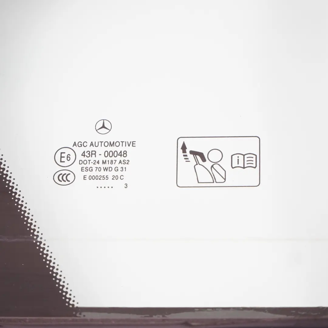 Cristal Puerta Trasera Derecha Cuarto de lado AS2 para Mercedes W176 con número de pieza A1767300400 Mercedes W176 Cristal Puerta Trasera Derecha Cuarto de lado AS2 - SKU A1767300400-1 - Número de pieza A1767300400