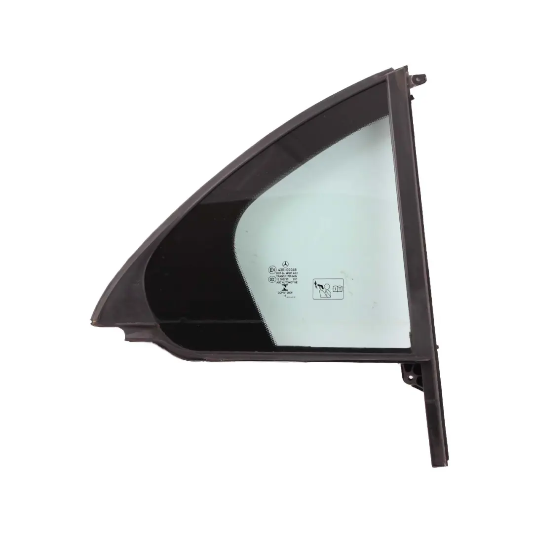 Vetro Della Porta Posteriore Destra Lato Quarto AS2 per Mercedes W176 con numero di parte A1767300400 Mercedes W176 Vetro Della Porta Posteriore Destra Lato Quarto AS2 - SKU A1767300400 - Numero di parte A1767300400