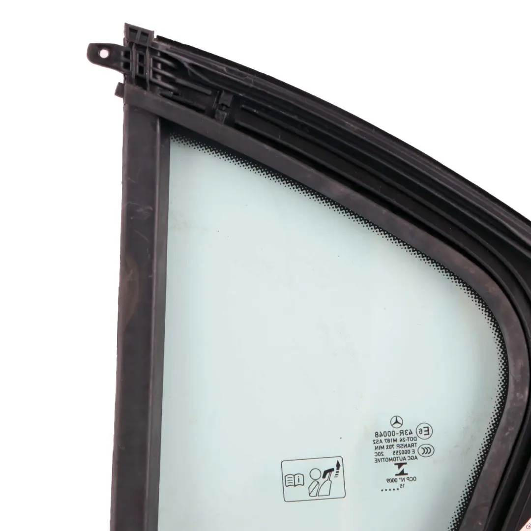 Cristal Puerta Trasera Derecha Quarter Side AS2 para Mercedes W176 con número de pieza A1767300400 Mercedes W176 Cristal Puerta Trasera Derecha Quarter Side AS2 - SKU A1767300400 - Número de pieza A1767300400