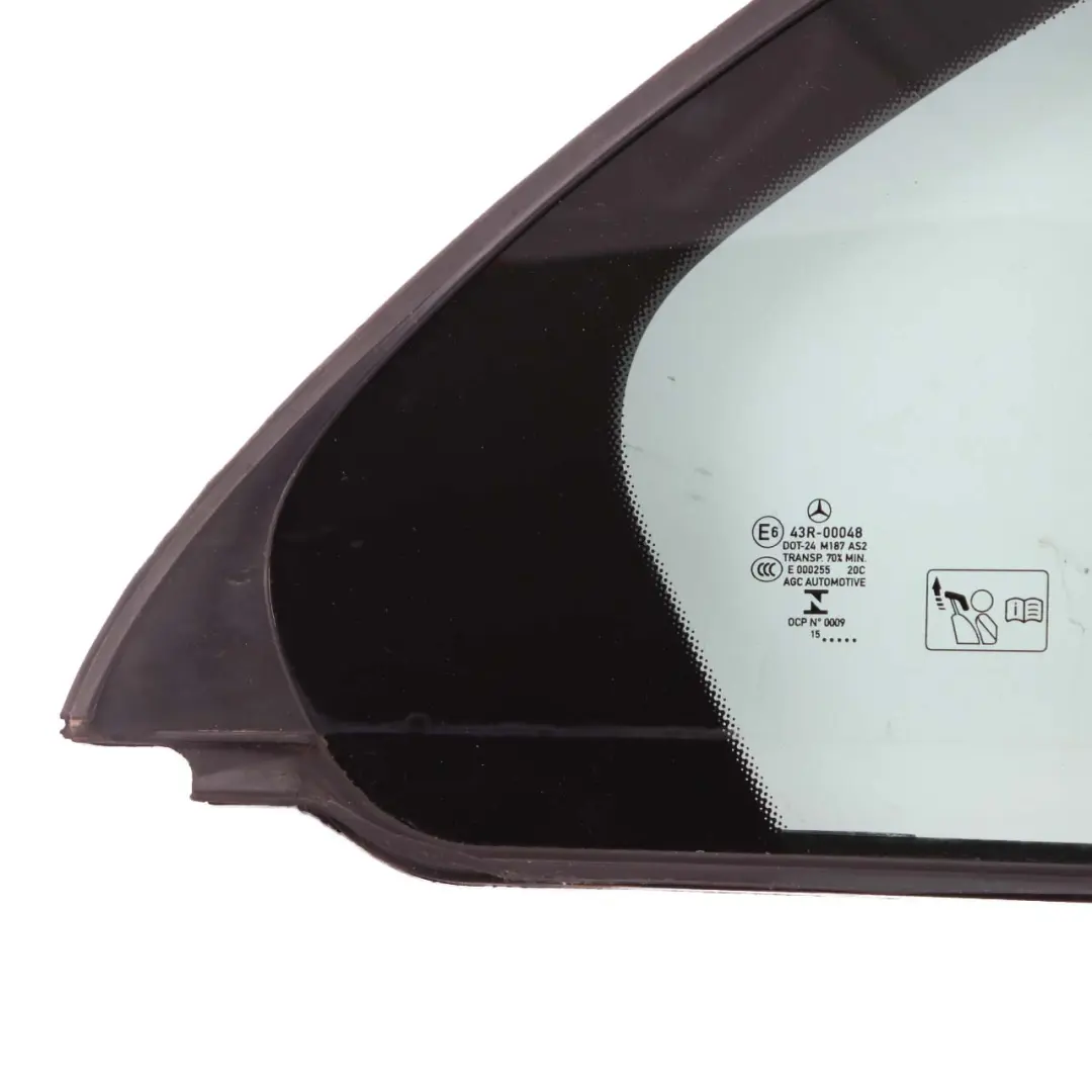 Cristal Puerta Trasera Derecha Quarter Side AS2 para Mercedes W176 con número de pieza A1767300400 Mercedes W176 Cristal Puerta Trasera Derecha Quarter Side AS2 - SKU A1767300400 - Número de pieza A1767300400