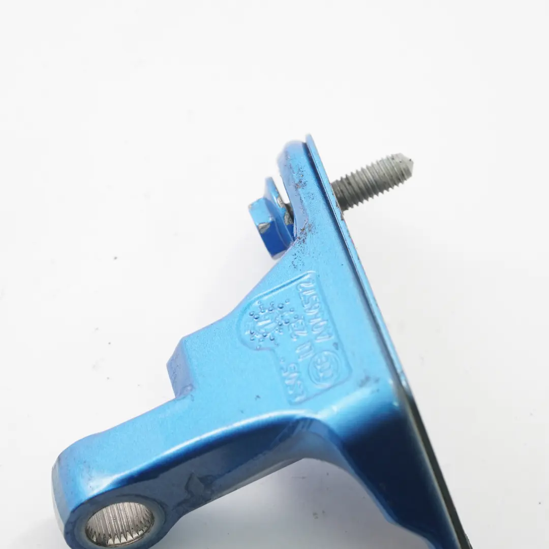 Cerniera superiore porta posteriore sinistra Blu Mare del Sud 162 per Mercedes W176 con numero di parte A1767300537 Mercedes W176 Cerniera superiore porta posteriore sinistra Blu Mare del Sud 162 - SKU A1767300537-SSB - Numero di parte A1767300537