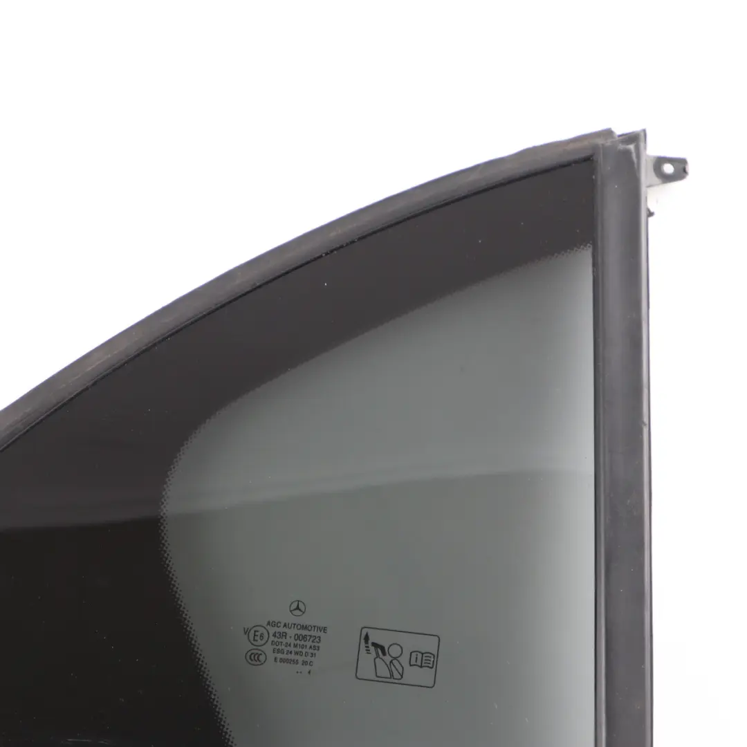 Fensterscheibe Tür hinten rechts Viertel getönt AS3 für Mercedes W176 mit Teilenummer A1767300600 Mercedes W176 Fensterscheibe Tür hinten rechts Viertel getönt AS3 - SKU A1767300600 - Teilenummer A1767300600