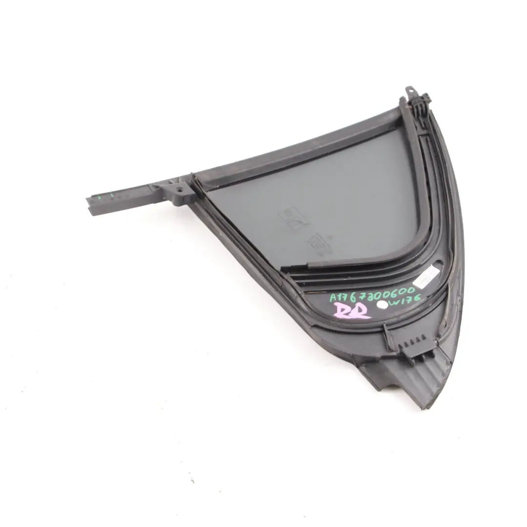 Cristal Puerta Trasera Derecha Cuarto Tintado AS3 para Mercedes W176 con número de pieza A1767300600 Mercedes W176 Cristal Puerta Trasera Derecha Cuarto Tintado AS3 - SKU A1767300600 - Número de pieza A1767300600