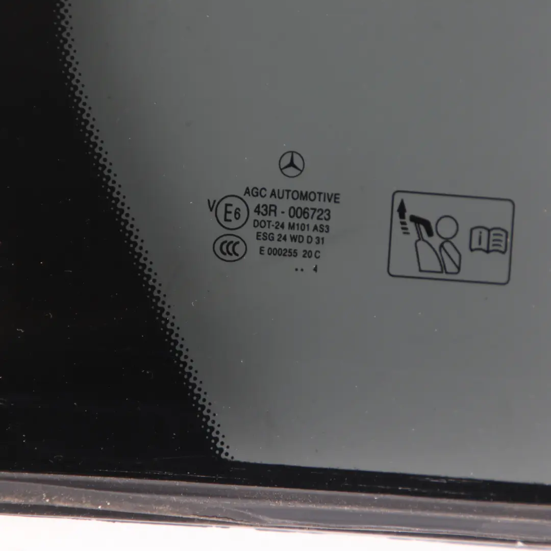 Fensterscheibe Tür hinten rechts Viertel getönt AS3 für Mercedes W176 mit Teilenummer A1767300600 Mercedes W176 Fensterscheibe Tür hinten rechts Viertel getönt AS3 - SKU A1767300600 - Teilenummer A1767300600