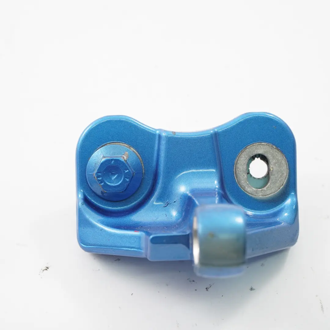 Cerniera superiore porta posteriore destra South Seas Blue - 162 per Mercedes W176 con numero di parte A1767300637 Mercedes W176 Cerniera superiore porta posteriore destra South Seas Blue - 162 - SKU A1767300637-SSB1 - Numero di parte A1767300637