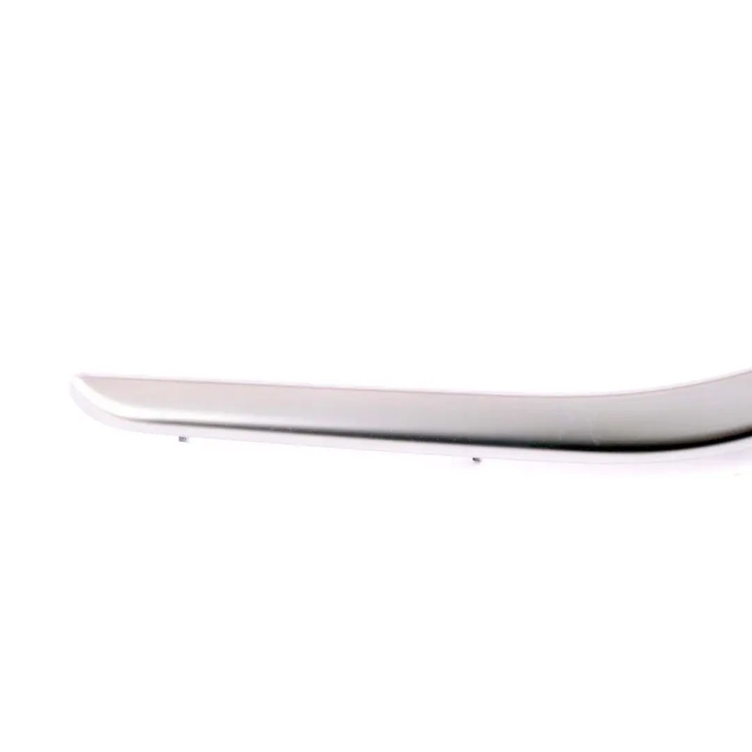 Striscia rivestimento porta Bracciolo posteriore sinistro Cromo per Mercedes W176 con numero di parte A1767301122 Mercedes W176 Striscia rivestimento porta Bracciolo posteriore sinistro Cromo - SKU A1767301122 - Numero di parte A1767301122