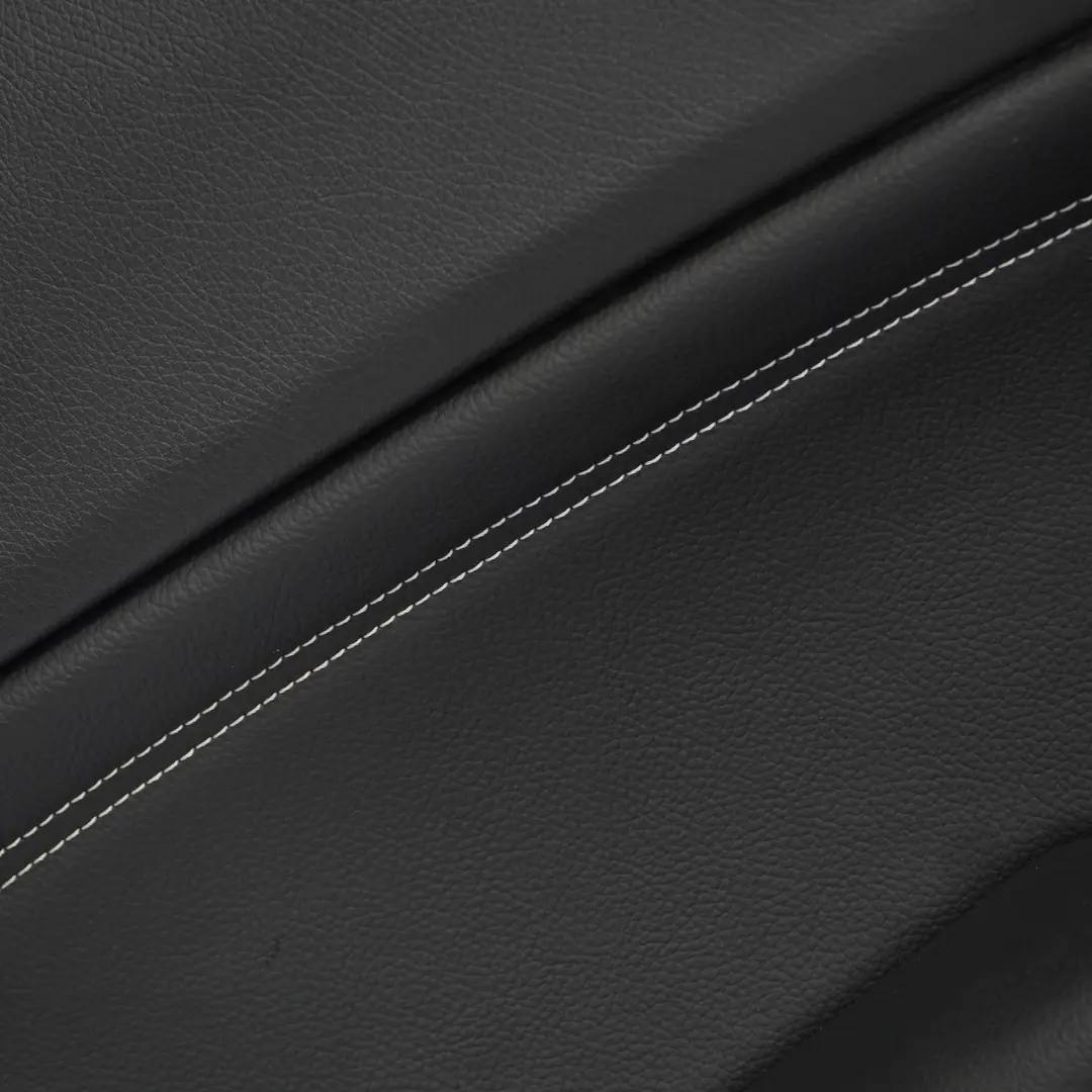 Mercedes W176 Tarjeta de puerta trasera izquierda panel de cuero Artico Negro - SKU A1767303300-2 - Número de pieza A1767303300