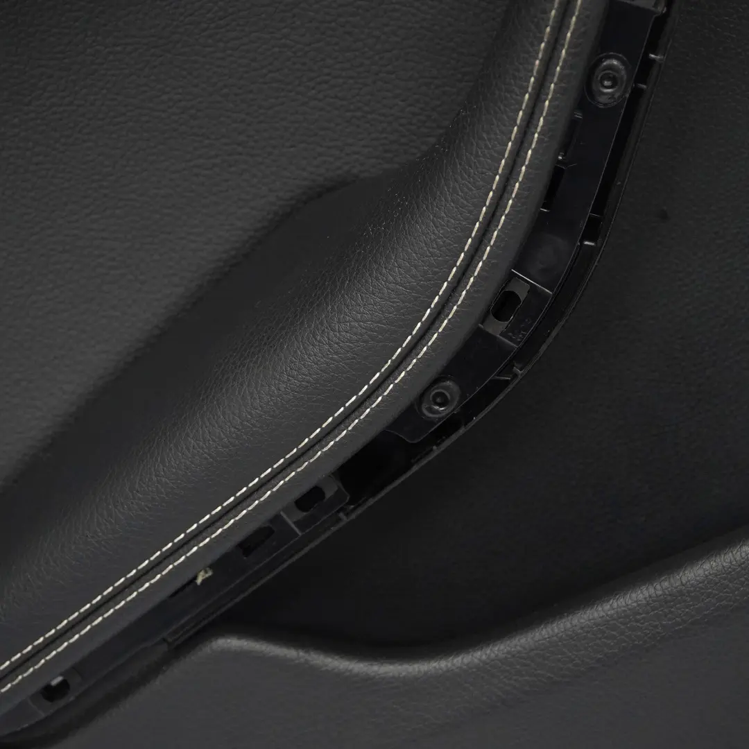 Mercedes W246 Panneau d'habillage de carte de porte arrière gauche Cuir Noir - SKU A2467300362 - Numéro de pièce A2467300362