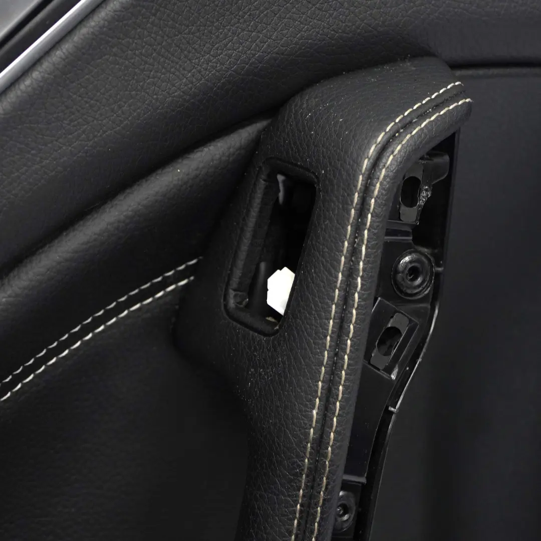 Türverkleidung hinten links Abdeckung Blende Leder Schwarz für Mercedes W246 mit Teilenummer A2467300362 Mercedes W246 Türverkleidung hinten links Abdeckung Blende Leder Schwarz - SKU A2467300362 - Teilenummer A2467300362