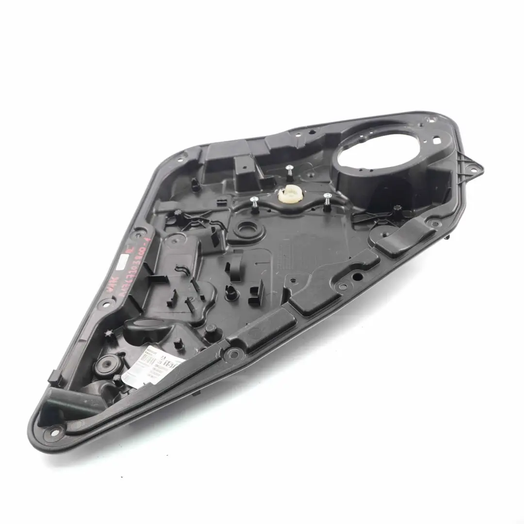 Lève-vitre Régulateur Mercedes W176 Panneau carte porte arrière pour à propos du numéro de pièce A1767303800 Lève-vitre Régulateur Mercedes W176 Panneau carte porte arrière - SKU A1767303800-1 - Numéro de pièce A1767303800