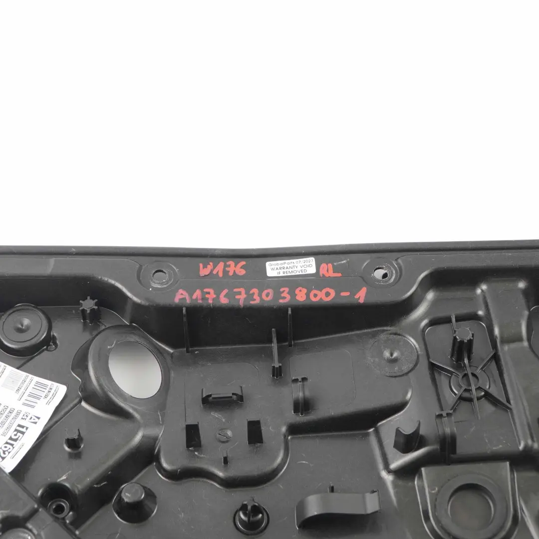 Lève-vitre Régulateur Mercedes W176 Panneau carte porte arrière pour à propos du numéro de pièce A1767303800 Lève-vitre Régulateur Mercedes W176 Panneau carte porte arrière - SKU A1767303800-1 - Numéro de pièce A1767303800