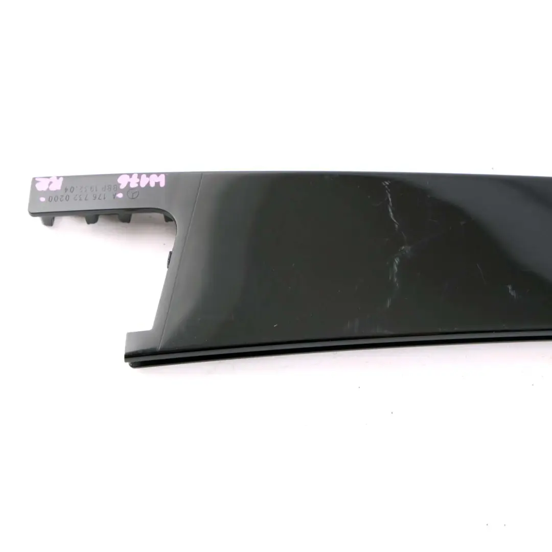 Rivestimento Montante Porta Posteriore Esterno Destro per Mercedes W176 con numero di parte A1767320200 Mercedes W176 Rivestimento Montante Porta Posteriore Esterno Destro - SKU A1767320200 - Numero di parte A1767320200