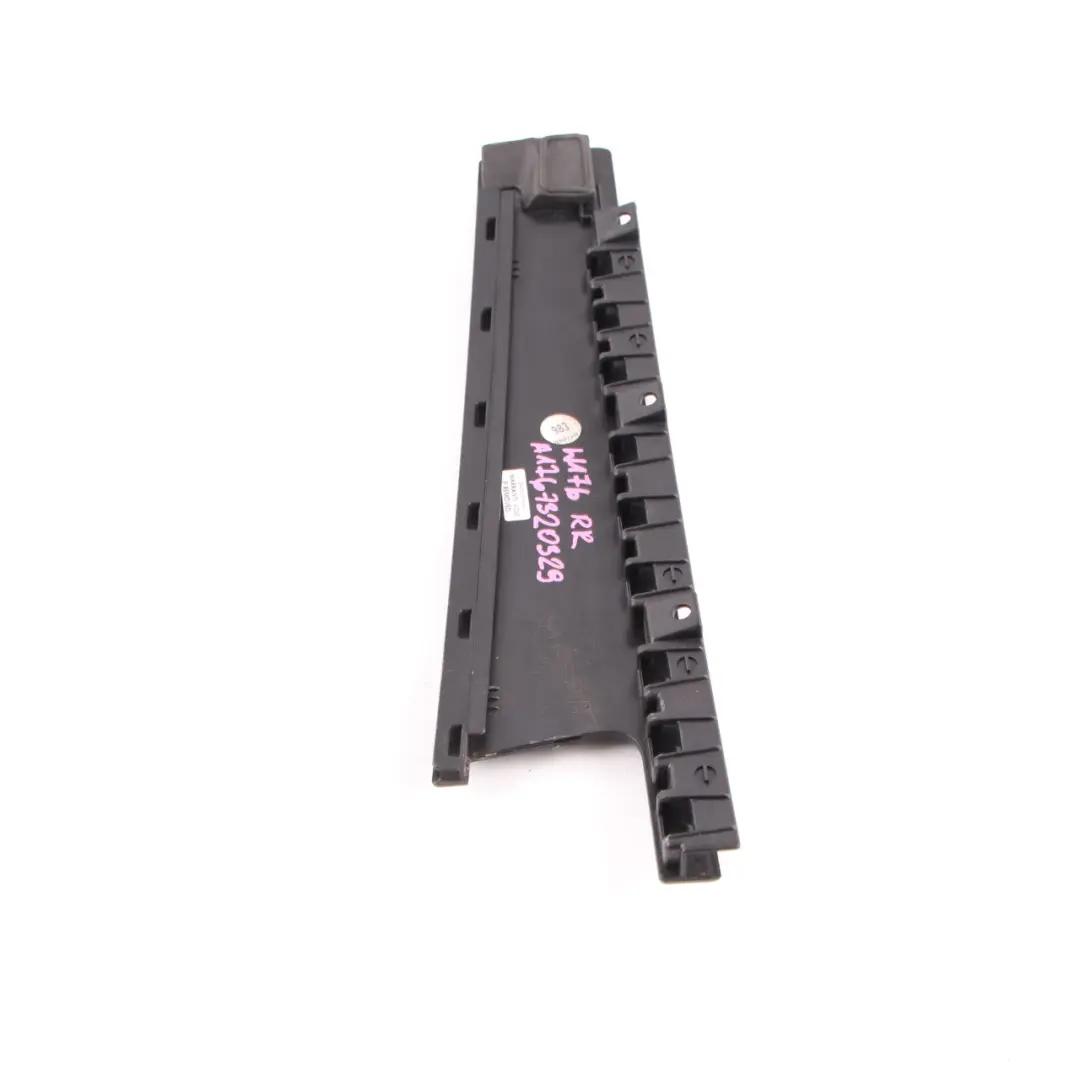 Türsäule Abdeckung B hinten rechts Trim Hochglanz Shadow Line für Mercedes W176 mit Teilenummer A1767320329 Mercedes W176 Türsäule Abdeckung B hinten rechts Trim Hochglanz Shadow Line - SKU A1767320329 - Teilenummer A1767320329