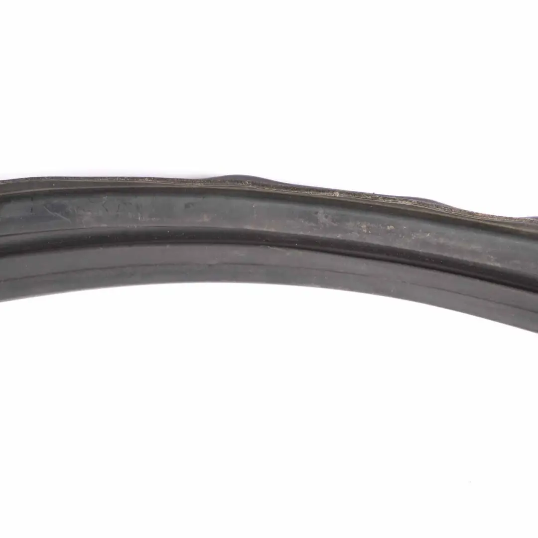 Guarnizione Finestrino Posteriore Sinistra Guarnizione per Mercedes W176 con numero di parte A1767350025 Mercedes W176 Guarnizione Finestrino Posteriore Sinistra Guarnizione - SKU A1767350025 - Numero di parte A1767350025