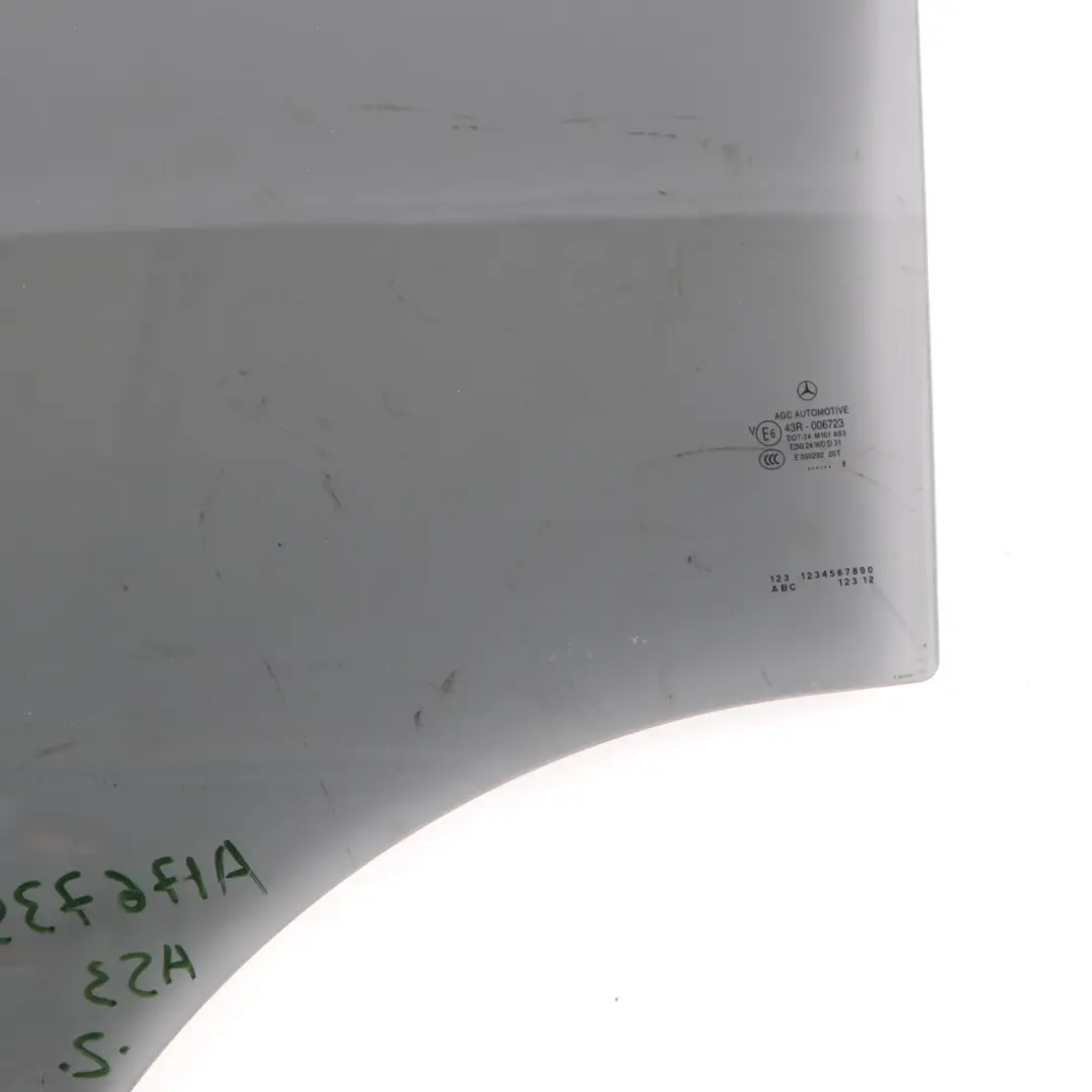 Szyba Boczna Drzwi Lewy Tył AS3 do Mercedes W176 o numerze A1767350110 Mercedes W176 Szyba Boczna Drzwi Lewy Tył AS3 - SKU A1767350110-1 - Numer Części A1767350110