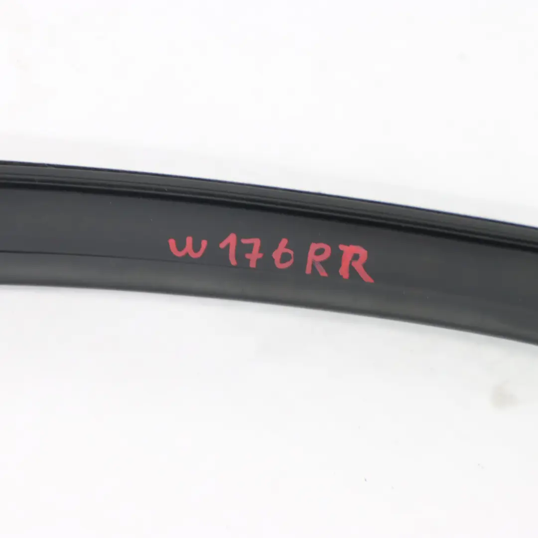 Mercedes W176 Hinten rechts Tür Fenster Schiene Führung Dichtung - SKU A1767350125 - Teilenummer A1767350125