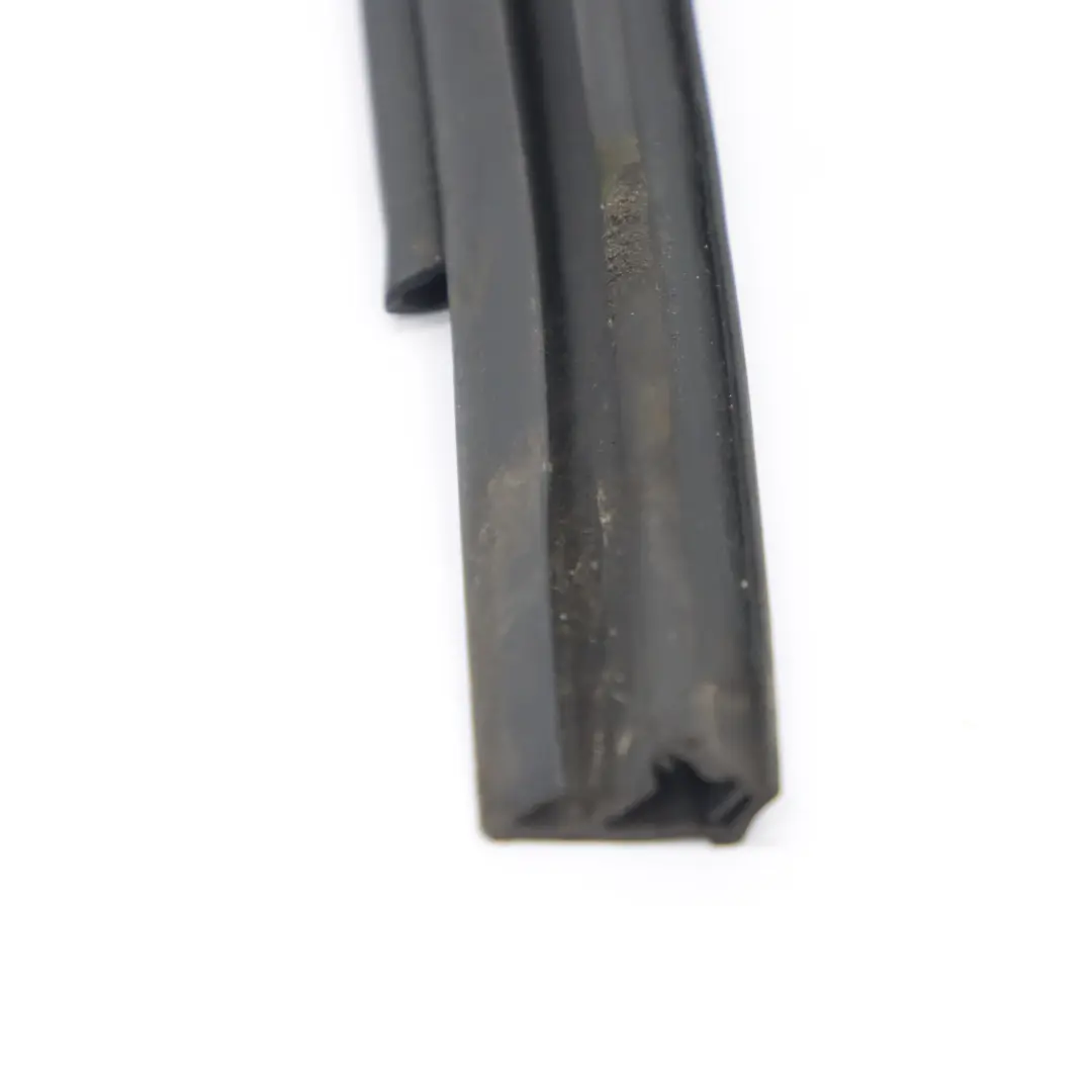Mercedes W176 Hinten rechts Tür Fenster Schiene Führung Dichtung - SKU A1767350125 - Teilenummer A1767350125