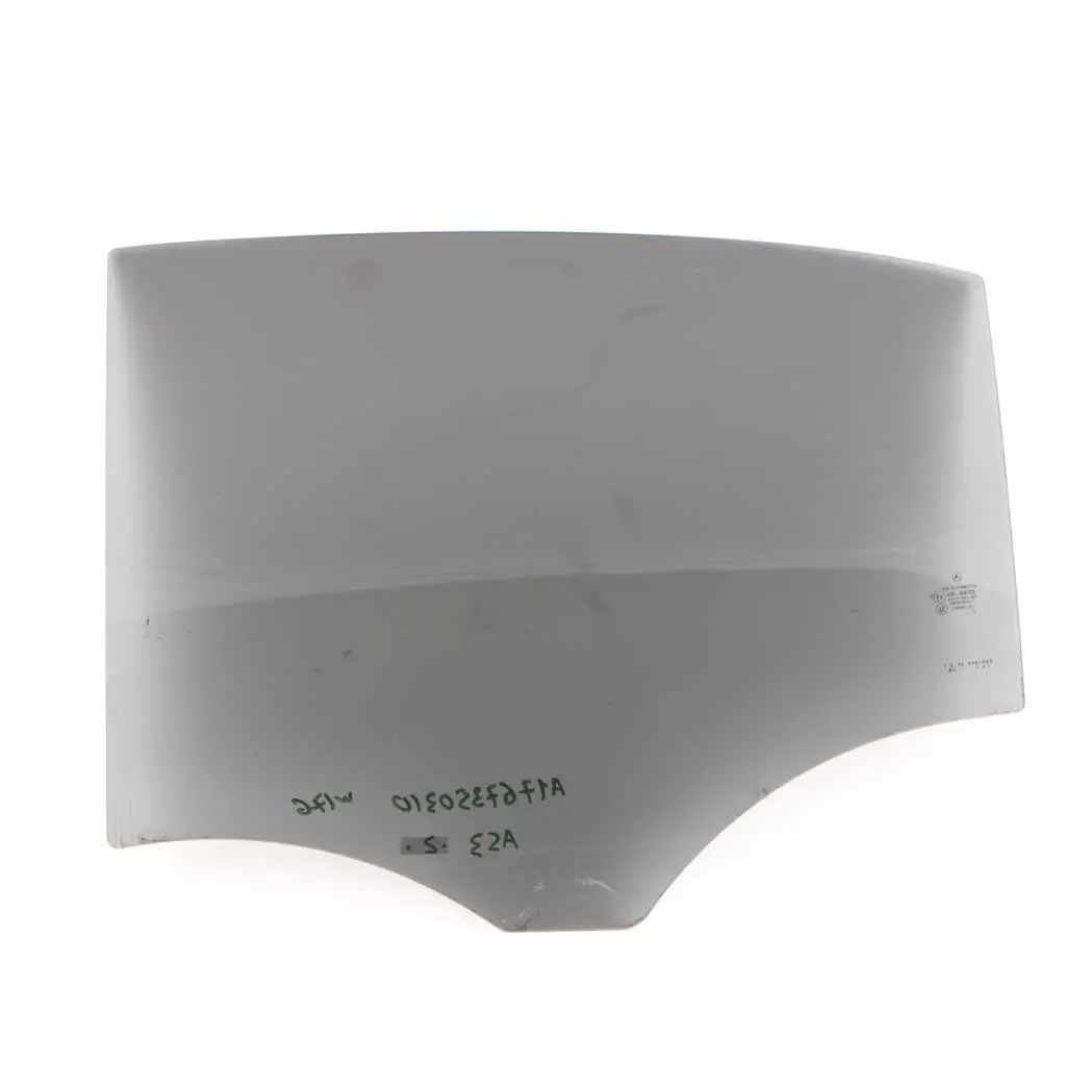 Vitrage Porte Arrière Gauche Noir AS3 pour Mercedes W176 à propos du numéro de pièce A1767350310 Mercedes W176 Vitrage Porte Arrière Gauche Noir AS3 - SKU A1767350310 - Numéro de pièce A1767350310