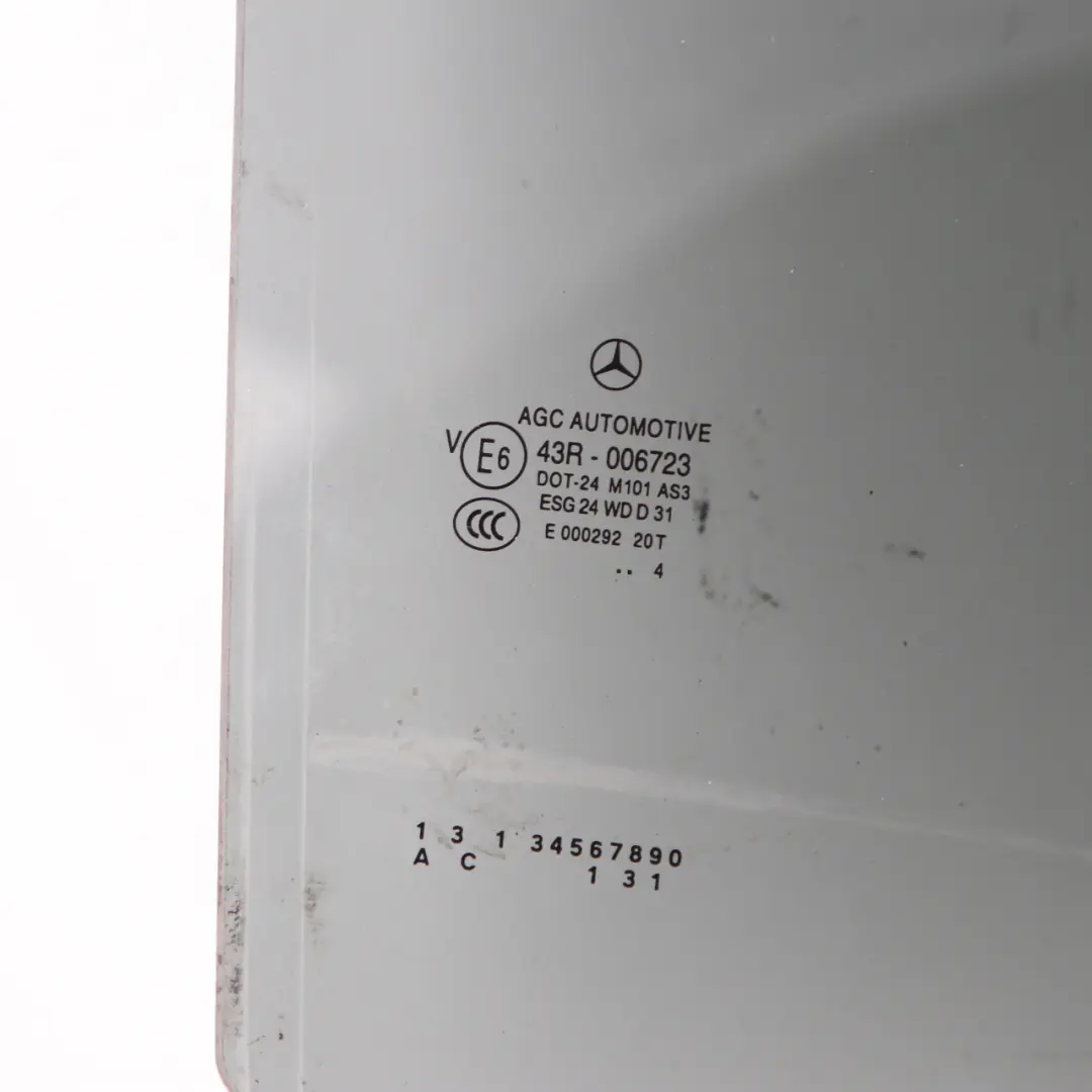 Lunotto Posteriore In Vetro Portiera Destra Nera AS3 per Mercedes W176 con numero di parte A1767350410 Mercedes W176 Lunotto Posteriore In Vetro Portiera Destra Nera AS3 - SKU A1767350410 - Numero di parte A1767350410