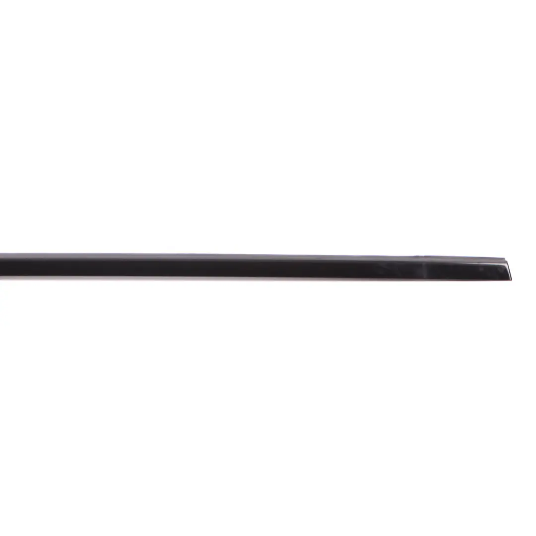 Mercedes W176 Puerta Ventana Moldura Trasera Derecha Recorte Negro - SKU A1767350482 - Número de pieza A1767350482