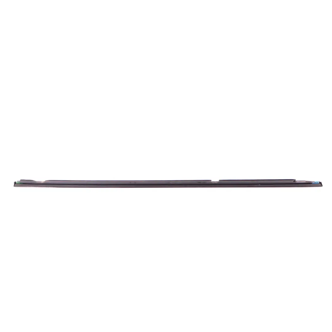 Moulure de Fenêtre de Porte Arrière Droite Strip Noir pour Mercedes W176 à propos du numéro de pièce A1767350482 Mercedes W176 Moulure de Fenêtre de Porte Arrière Droite Strip Noir - SKU A1767350482 - Numéro de pièce A1767350482