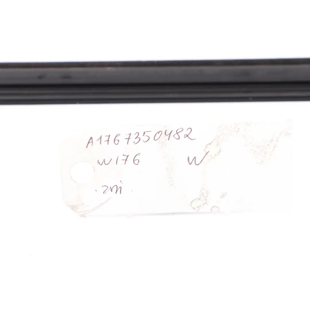 Mercedes W176 Puerta Ventana Moldura Trasera Derecha Recorte Negro - SKU A1767350482 - Número de pieza A1767350482