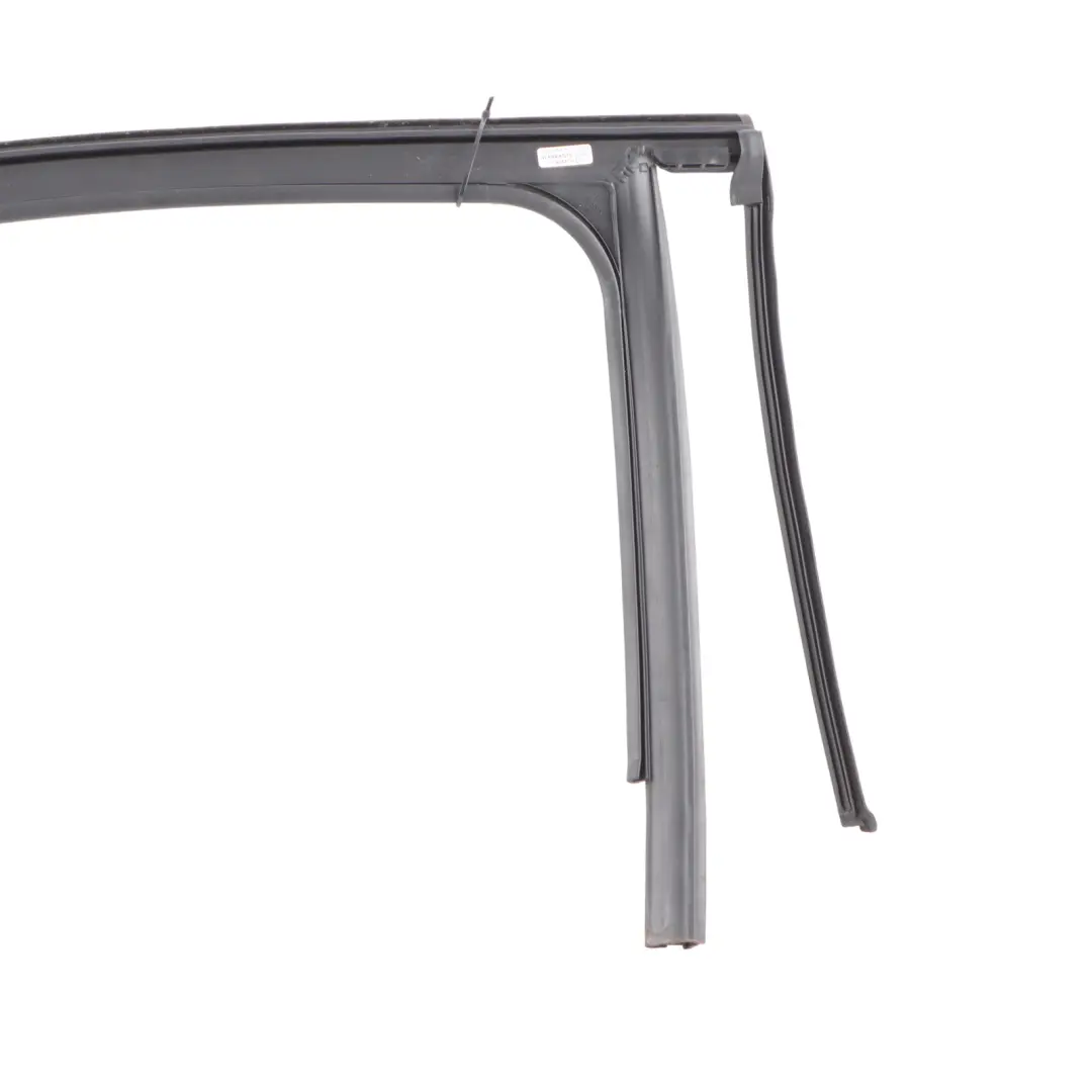 Carril guía trasero Junta estanqueidad puerta Goma lado izquierdo para Mercedes W176 con número de pieza A1767351100 Mercedes W176 Carril guía trasero Junta estanqueidad puerta Goma lado izquierdo - SKU A1767351100 - Número de pieza A1767351100