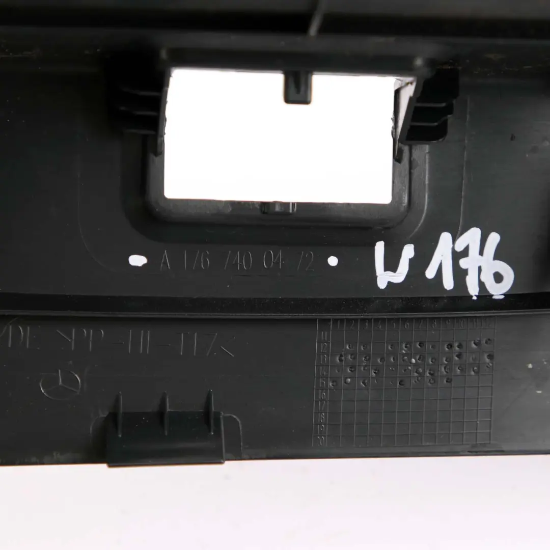 Mercedes W176 Osłona Mocowanie Klapy Bagażnika - SKU A1767400472 - Numer Części A1767400472