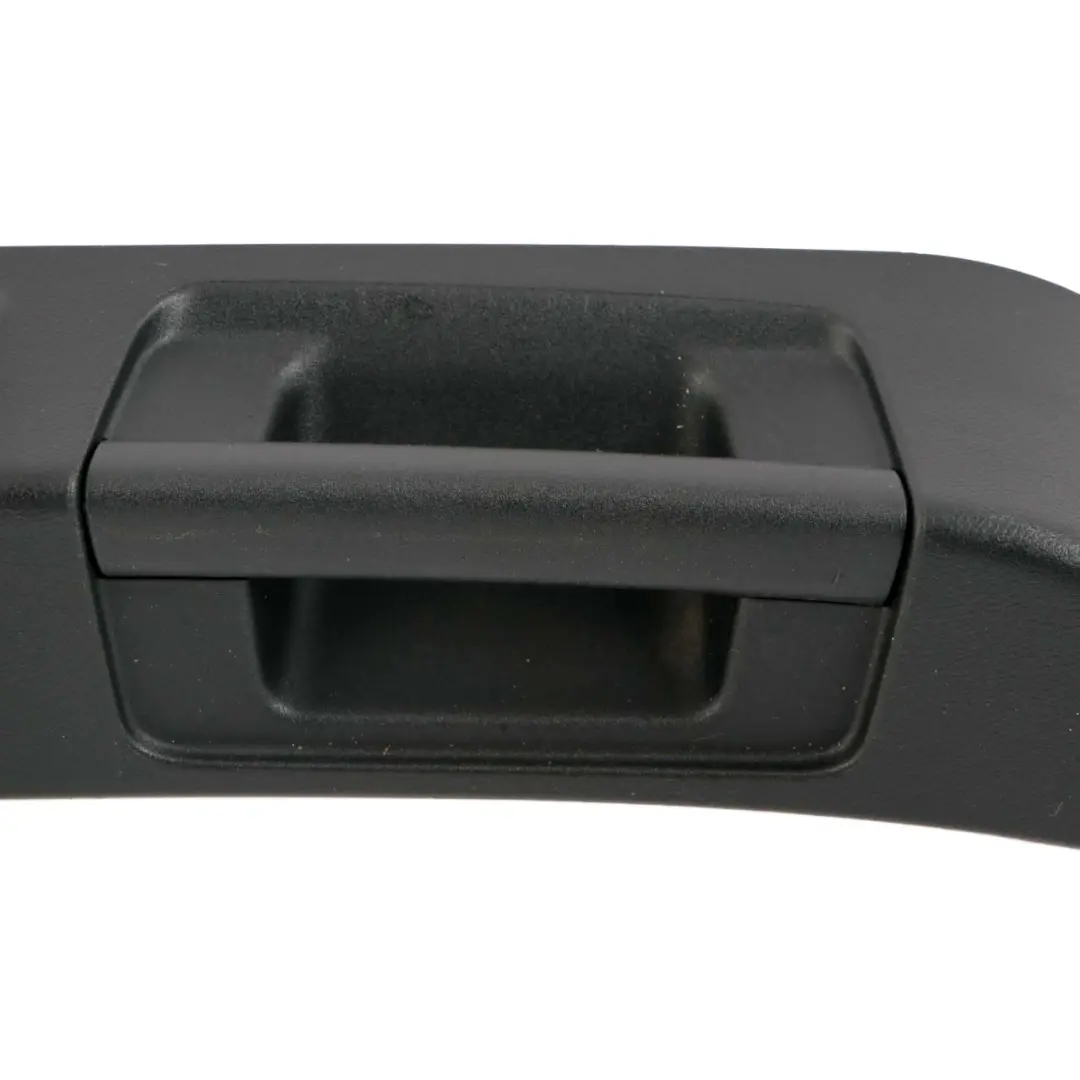 Mercedes W176 Portellone Posteriore Maniglia Trunk Interior Panel - SKU A1767400472 - Numero di parte A1767400472