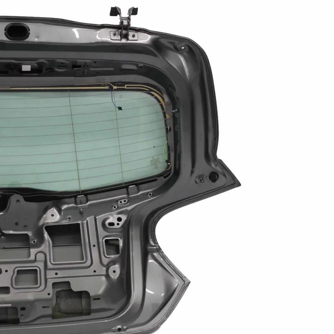 Klapa Bagażnika Mountain Grey 787 do Mercedes W176 o numerze A1767402200 Mercedes W176 Klapa Bagażnika Mountain Grey 787 - SKU A1767402200-MG1 - Numer Części A1767402200