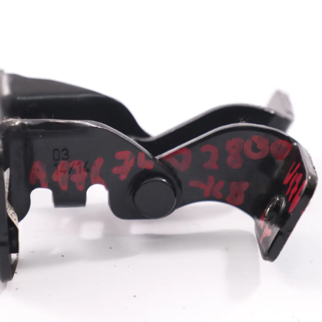 Zawias Klapy Bagażnika Lewy Czarny do Mercedes W176 o numerze A1767402800 Mercedes W176 Zawias Klapy Bagażnika Lewy Czarny - SKU A1767402800-KB - Numer Części A1767402800